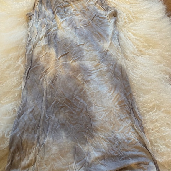 In VGC 8/10 Guess tie dye design women’s ruffle tank top in SZ XS!! - Picture 2 of 5